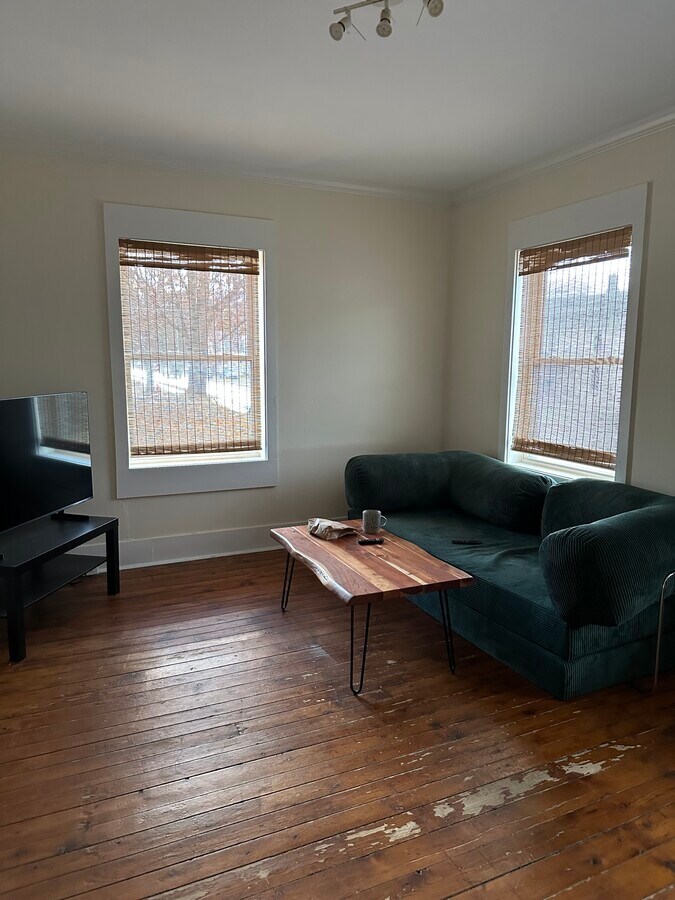 Photo - 139 Railroad St Unidad 1