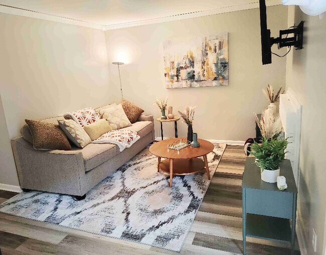 Photo - 217 Village Ln