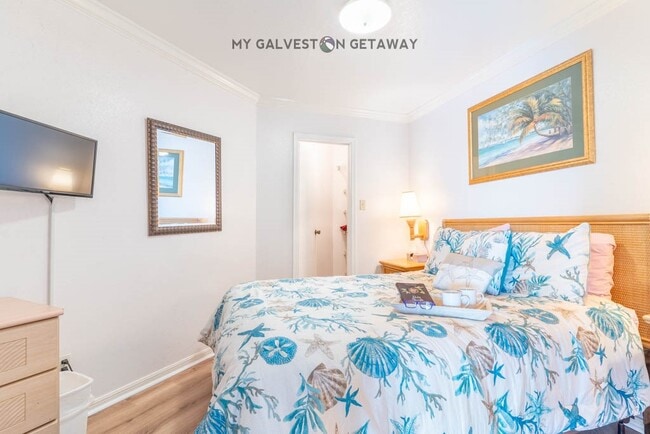 Photo - 6300 Seawall Blvd