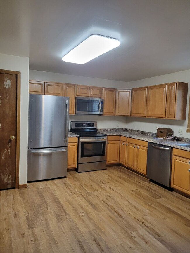 Building Photo - 902 Nevada St Unit 902 Nevada downstairs Rental