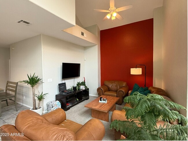 Photo - 2027 E University Dr