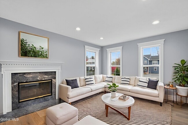 Photo - 716 Adams Cir