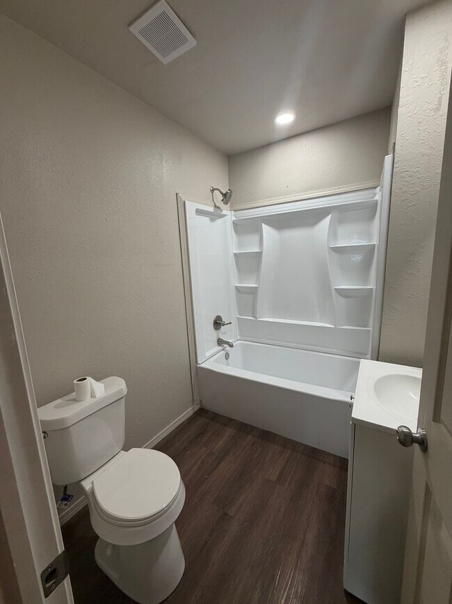 Photo - 3 Bedroom 1 Bath Home for RENT