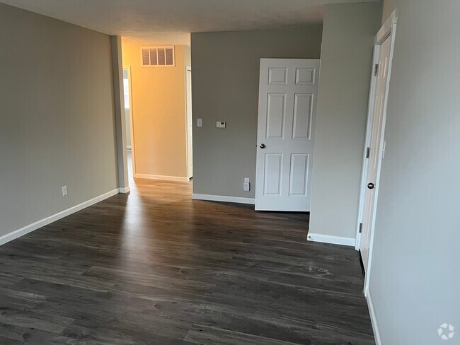 Building Photo - 2110 Saratoga Dr Unit 1 Rental