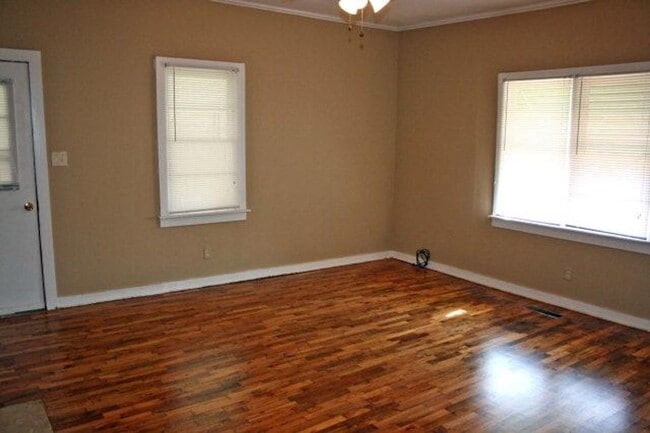 Photo - Adorable 3b/1b on Whitehall Road