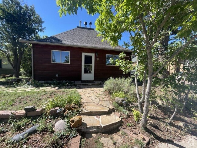 Building Photo - 128 E Field Ave Rental