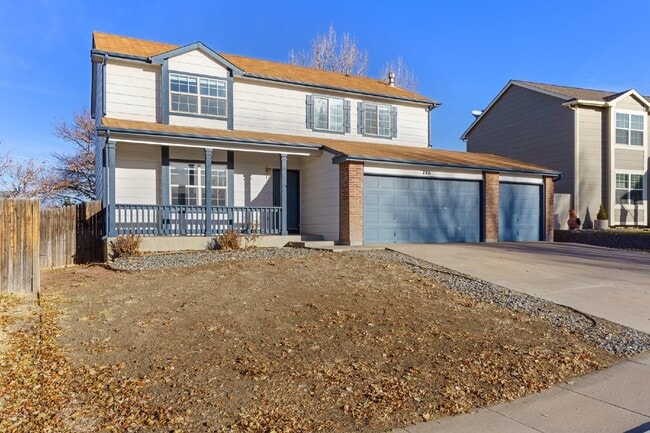 Spacious 6BR Home with Finished Basement –... - Spacious 6BR Home with Finished Basement –...