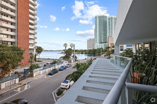 Building Photo - 2150 N Bayshore Dr Unit 111 Rental