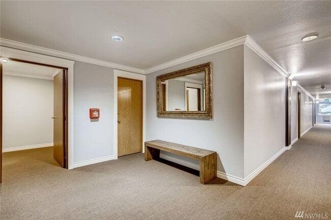 Photo - 2 Bedroom Corner Unit, excellent location!!