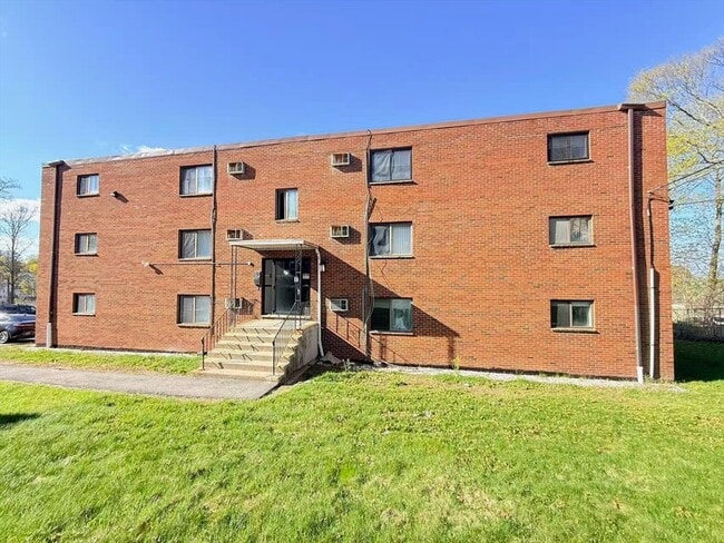 Building Photo - 141 Commercial St Unit 2