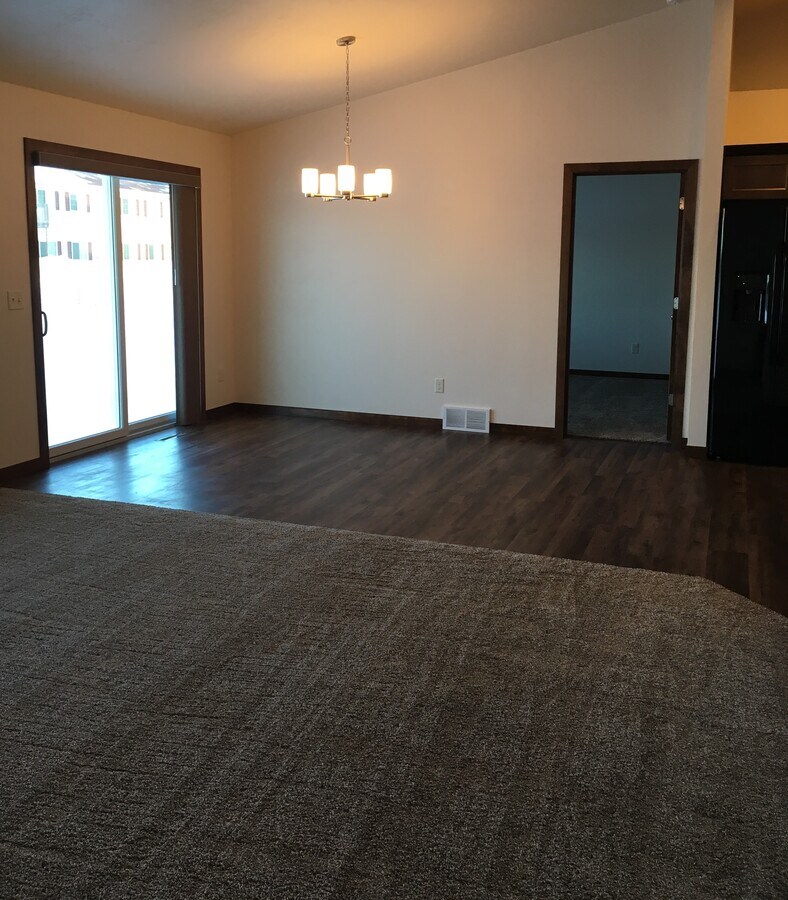 Photo - 2382 Jacobsen Rd