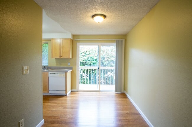 3717 SE 35th Pl Unit 3717