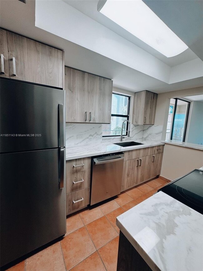 Photo - 1632 S Bayshore Ct