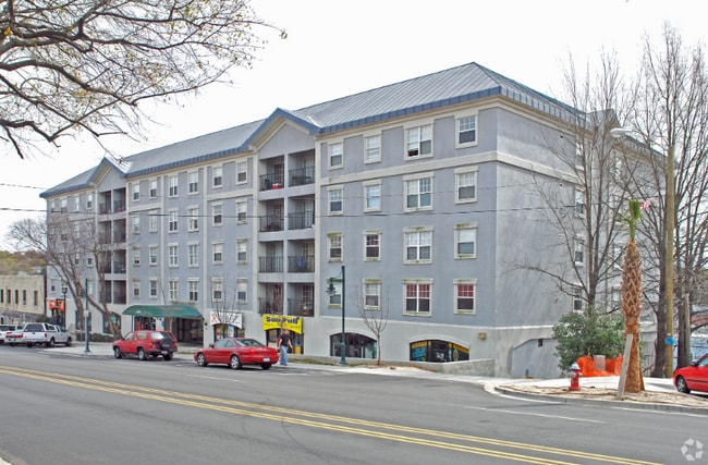 Building Photo - 2002 Greene St