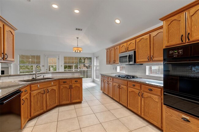 Building Photo - 7905 Henry Kinney Row