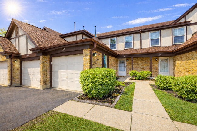 Building Photo - 1941 Quaker Hollow Ln