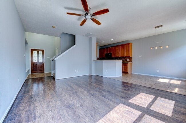 Photo - 47 Wickerdale Pl