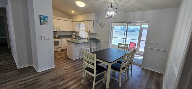 Photo - 9331 Stubenville Ave