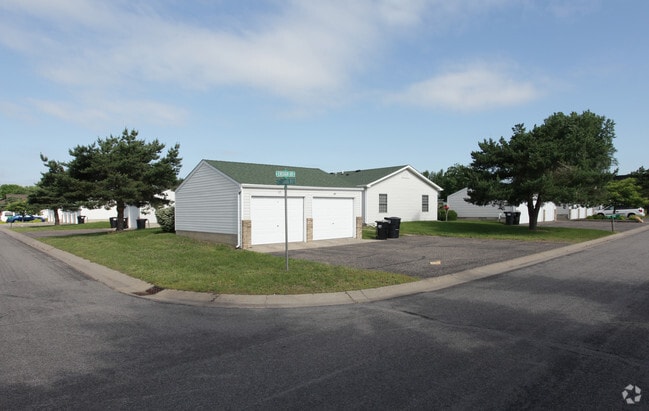 Building Photo - Bungalows of Champlin