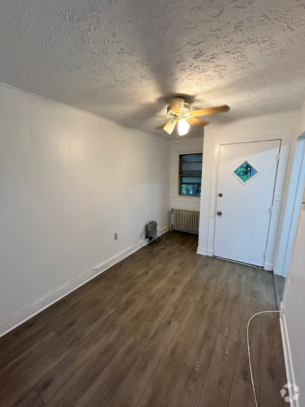 Building Photo - 4100 Ritchie Hwy Rental