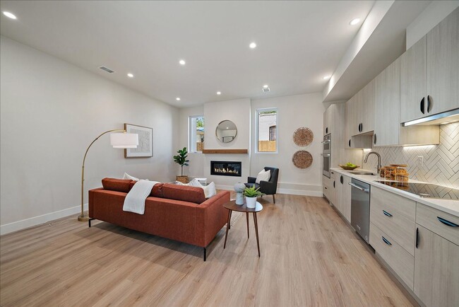 Photo - Luxurious New Townhome in South Sloan’s Lake