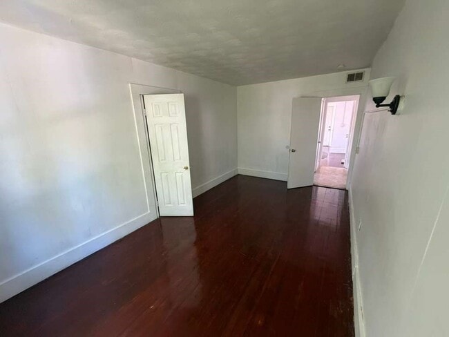 Photo - 16 Alderman St Unit 1