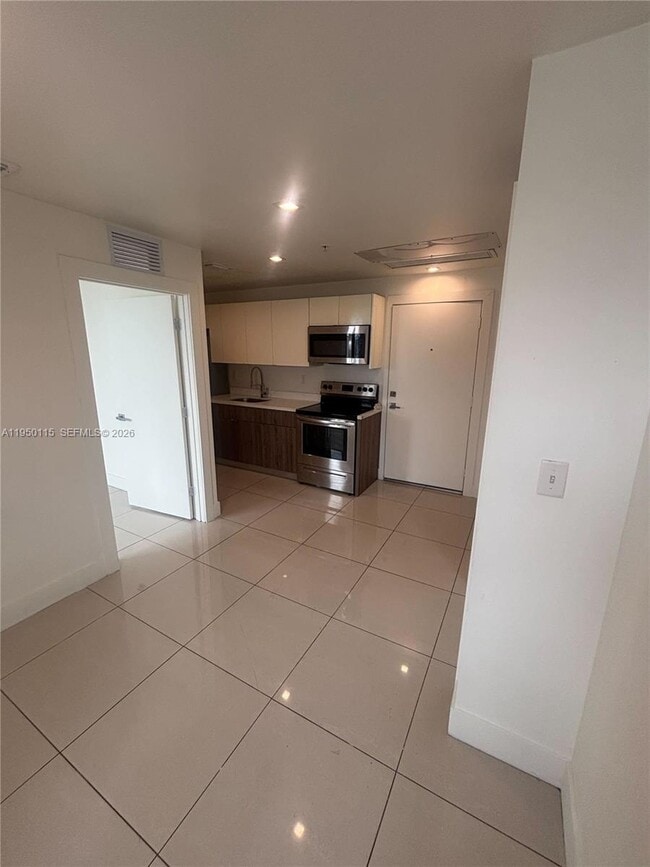 Photo - 829 SW 18th Ave Unidad 210