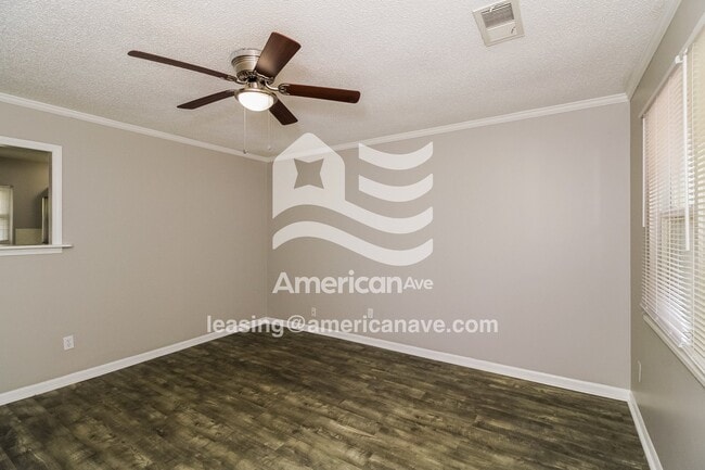 Photo - 1136 Charlotte St