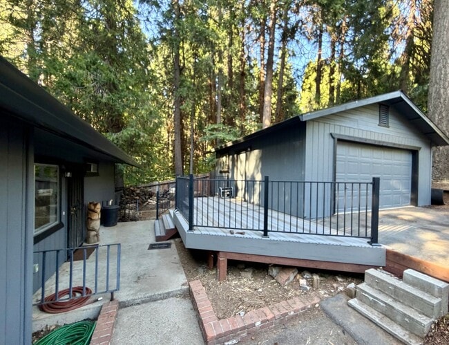 Building Photo - 3001 Polaris Ct