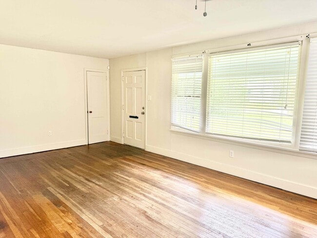 Photo - 10363 White Oak Dr