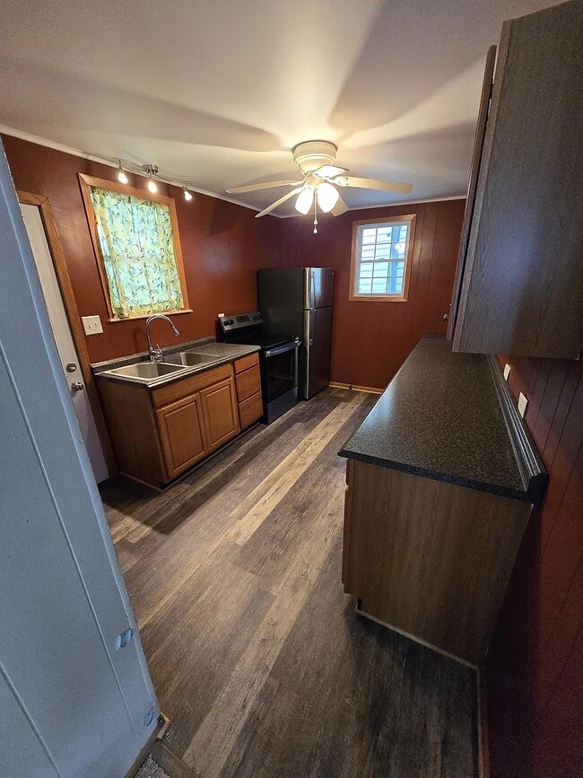 Photo - 992 W Pike St