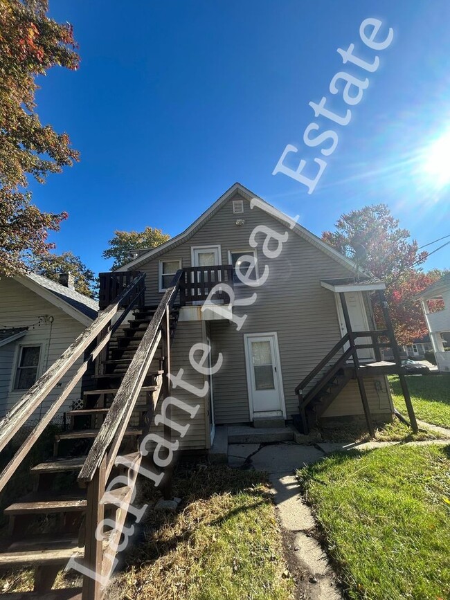 Building Photo - 4105 Walker Ave Unit 2