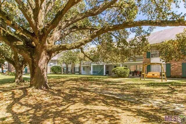 Building Photo - Gated Community! 2 bedroom, 2 bath Condo is excellent location off Jefferson Hwy