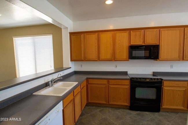 Building Photo - 3381 Thoreau Ln