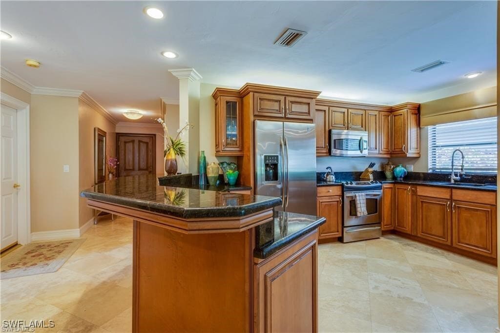 Photo - 630 95th Ave N