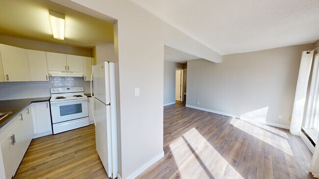 Photo - 10201-10108 108 Ave Unit 101