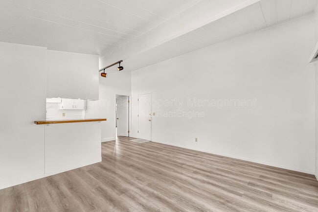 Photo - 215 Willow St