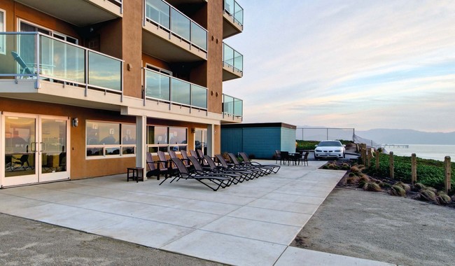 Outdoor patio overlooking the Pacific Ocean