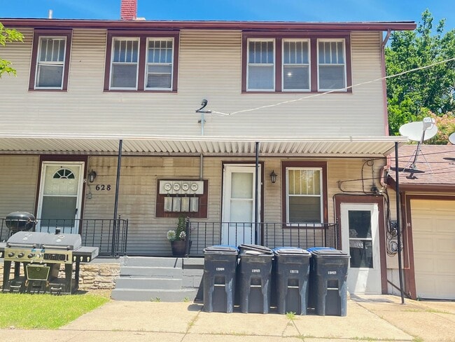 Building Photo - Cozy 2 Bedroom 1 Bath Townehome