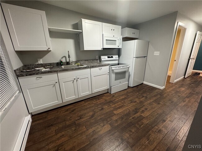 Photo - 121 E Main St