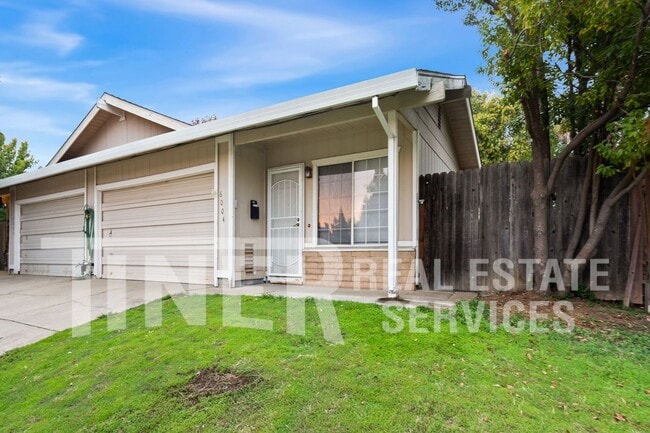 Photo - 6004 Rowan Way