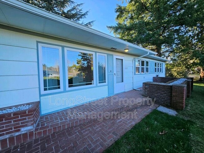 Photo - 11870 SW Park Way