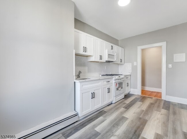 Photo - 102 Genessee Ave