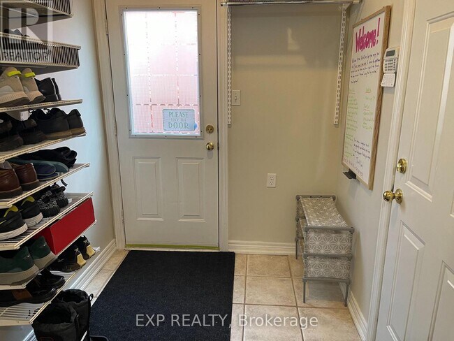 Photo - 1396 Kidlington Gate