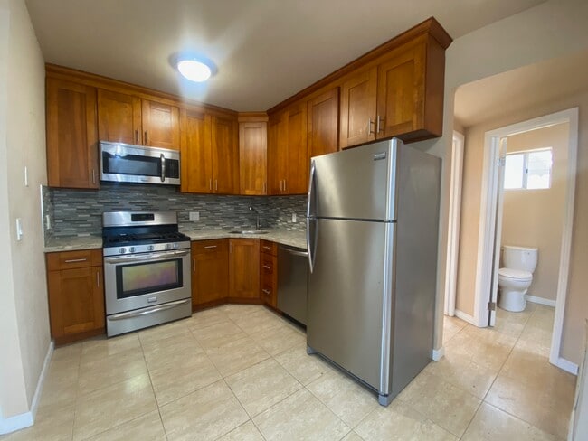 Photo - 869 MacArthur Blvd Unit #A