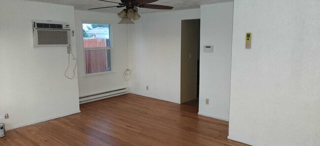 Building Photo - 319 W Ridge Rd