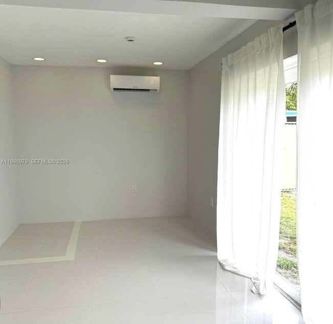 Photo - 1954 Thomas St