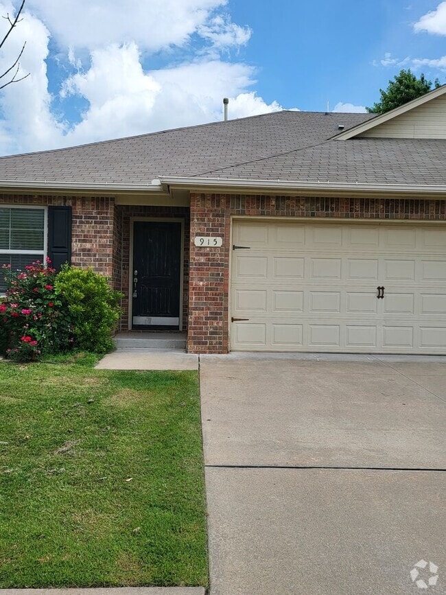 Building Photo - Welcome Home!!