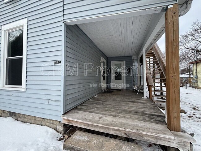 Photo - 1039 S Washington St Unit 2