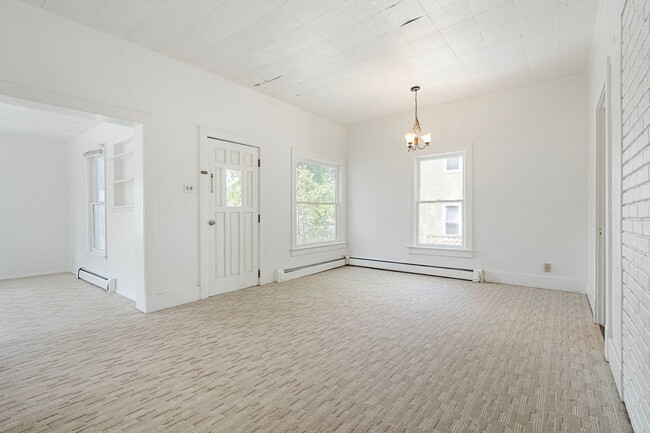 Photo - 412 Peterson St